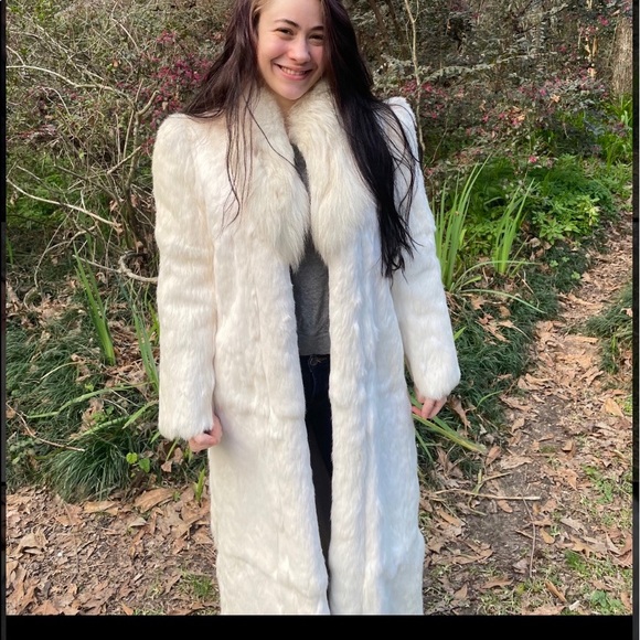 Beautiful rabbit fur coat with fox collar - Picture 15 of 16